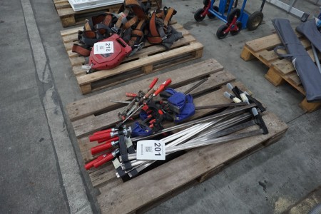 Lot of screw clamps