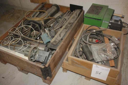 2 pallets of spare parts