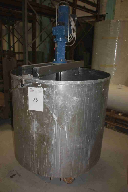 Mixing vessel on wheels, stainless steel. Ø approx. 1150 mm. Height approx. 1000 mm. Mixer: Pil-Mix. Year 2003