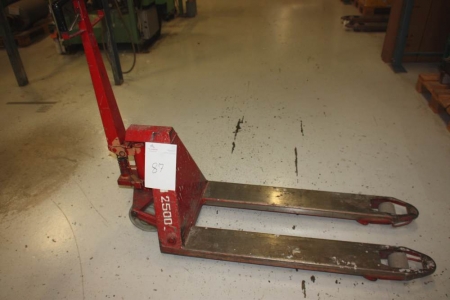 Low lifter, NH 2500 kg. Forks: length approx. 1150 mm, width approx. 160 mm