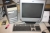 2 x fotoprintere, HP Business Inkjet 2800 inklusive aflægningsbord + PC: HP Compaq + skærm +  tastatur og mus + bord og kontorstol