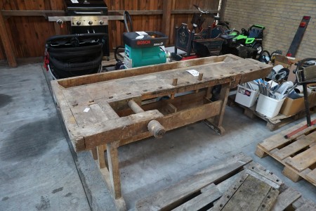 2 pcs. old-fashioned planing benches