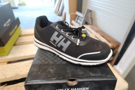 1 pair of shoes Helly Hansen