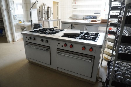 Gas stove with 8 burners