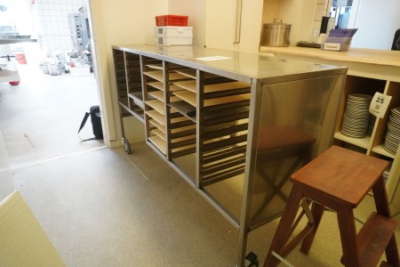 Stainless steel table with insert