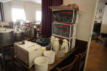 3 boxes with coffee pots + miscellaneous on table