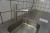 Arbejdsbord i rustfri stål med vask 