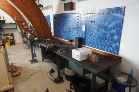 File bench in wood with workshop board
