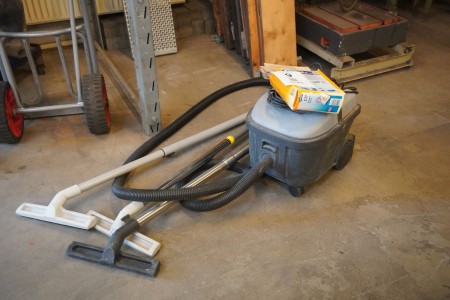 Vacuum cleaner, Brand: Nilfisk, Model: UZ934