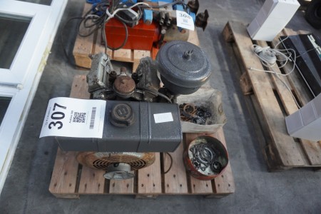 Engine + various spare parts