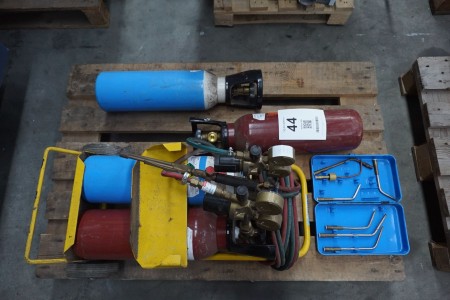 Gas burner set with trolley for gas cylinders