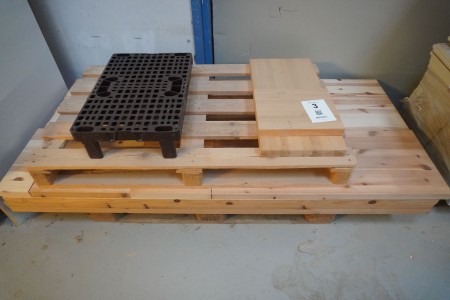 Pallet with various wooden boards