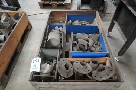 Pallet with various flanges & pipes