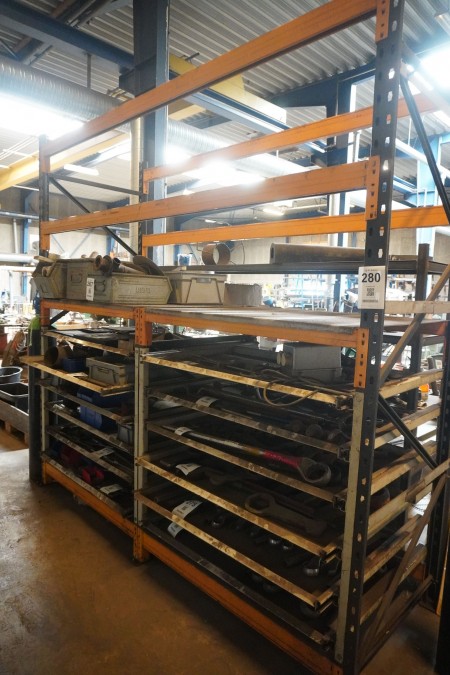 Pallet rack with pull-out drawers