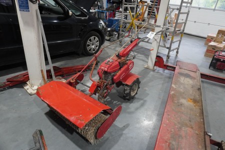 Tool carrier with broom, Brand: Honda, Model: F510