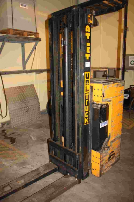 Stacker, electric. Atlet, Type 125 ST 330 / AJN 10458. TC-9. Lifting height: 4.8 meters. Capacity: 1250 kg. Hours: 4797