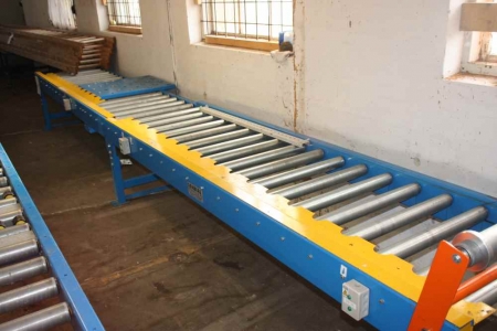 Powered roller conveyor, Soinberg, width approx. 67 cm x length approx. 2.7 meters