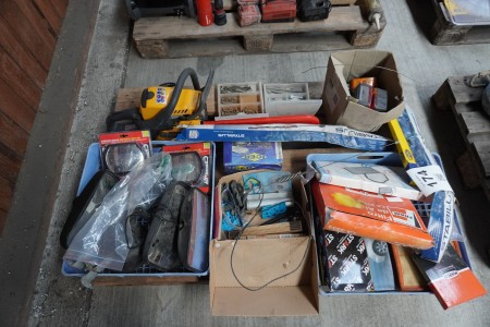 Pallet with various side mirrors, spare parts, chainsaw, etc.