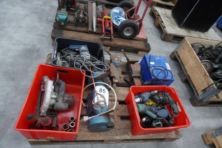 Pallet with various power tools, vices, charger, bench grinder, etc.