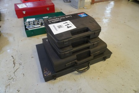 4 kasser med SKF specialværktøj til lejer 
