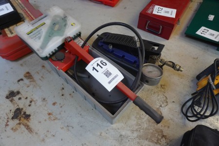 Foot pump for oil, engraving machine & pressure test pump, Brand: Ridgid, Model: 1450