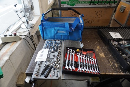 Kompletter Steckschlüsselsatz inkl. Schraubenschlüsselsatz mit Schale + Werkzeugkasten