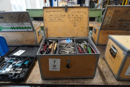 Værktøjskasse med indhold 