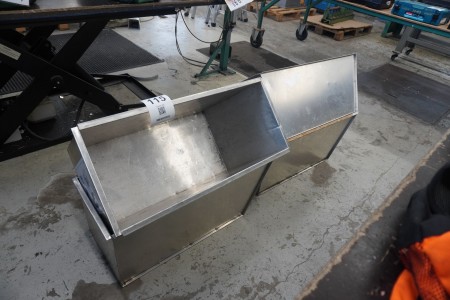 4 pieces. Steel tubs
