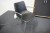 El hæve-/sænkebord, Mærke: Dencon + 4 stole, Mærke: Ventus Danmark, Model: Down sort pu & blankpoleret stål stel 