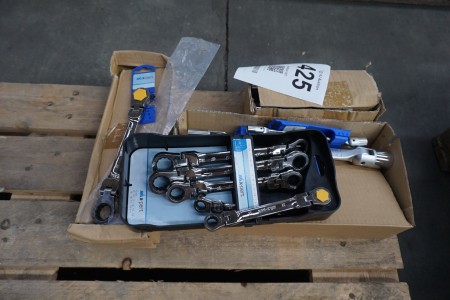 Ratchet wrench set + socket wrenches