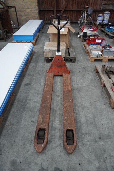 Pallet lifter with long forks
