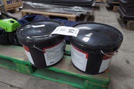 2 buckets of 10 liters of wall paint