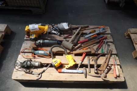Palle med diverse værktøj