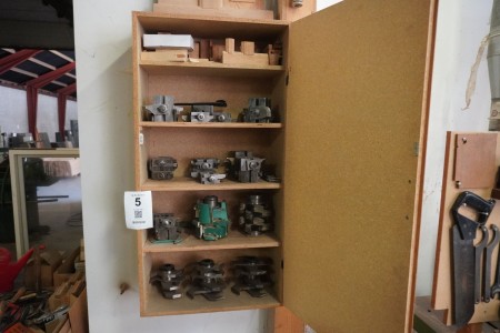Cabinet incl. various milling tools.