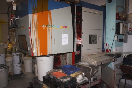 Farvetoningsmaskine med tilhørende levering af farvepigmenter: Dromont Misura J, Automatic Dosing System. SN: 136. Årgang 1999. Scanner. Farvepumpesystem bestående af base + pigmenter. 12 pumper til råfarver + 12 pumper til restfarver