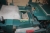 Tapettrykmaskine, egen tilvirkning (samlet af dele af forskellig fabrikat). Maskinen består af afruller, fondblæser og pålæggervalse, tørresektion, 4 dybtrykstationer med mulighed for bagsidetryk, fondblæser for lak, oprullesektion. Pakkesektion, so