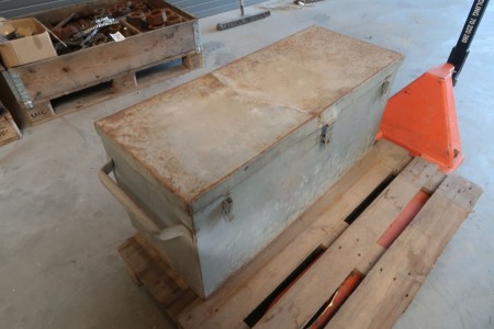 Tool box in iron