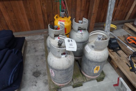 4 pieces. gas cylinders