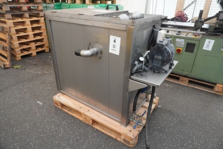 Separation machine for oil incl. pump