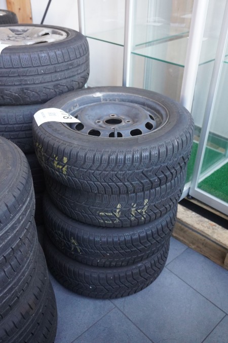 4 stk. dæk med stålfælge, Mærke: Pirelli
