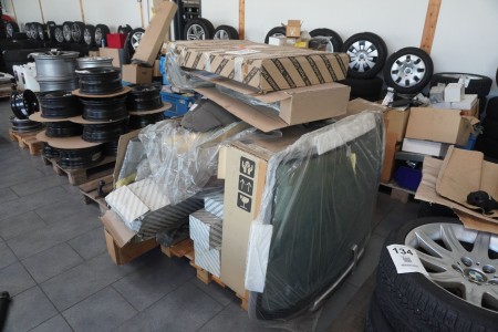Pallet with various Alfa Romeo/Fiat spare parts