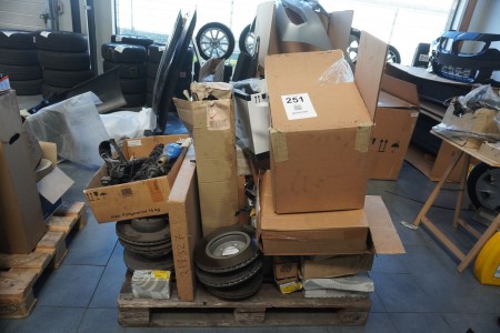 Pallet with various spare parts for BMW/Alfa Romeo & Fiat