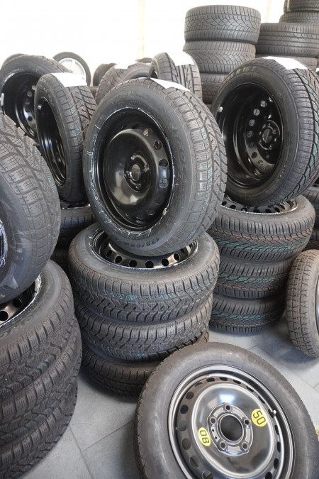 4 pieces. tires with steel rims, brand Pirelli