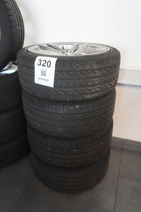 4 pieces. tires with alloy rims, Brand: Pirelli