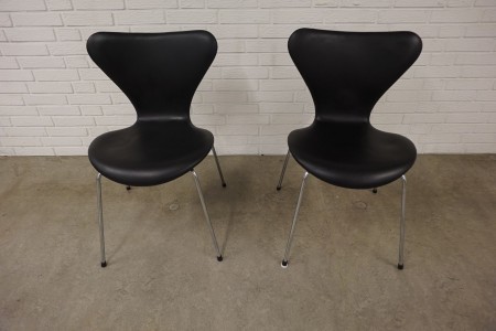 2 pcs. Arne Jacobsen 7 chairs