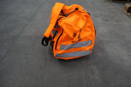 Bag with fall arresters
