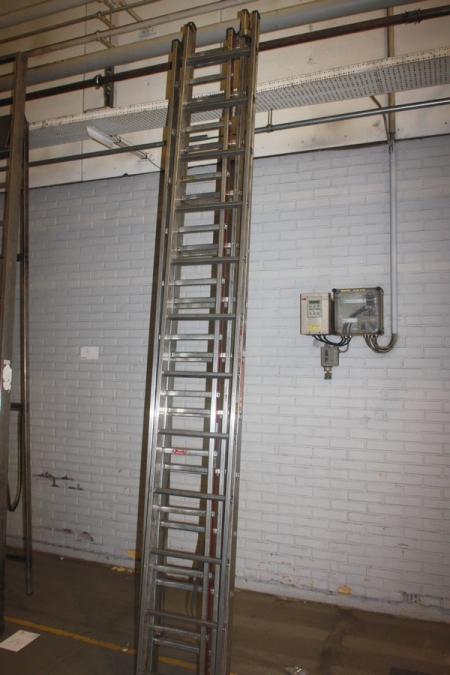 Aluminum extension ladder, Favorit, 6 m + 2 aluminum ladders, approx. 3.4 m