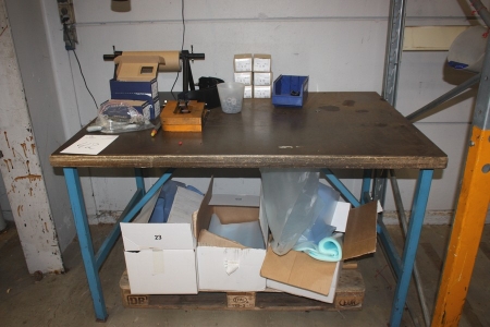 Worktable, approx. 1450 x 1000 mm + content, including 7 packages screws M12 200 pcs / pack + 3 boxes plastic bags, etc.