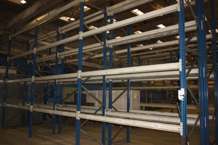 3 section pallet racking, height approx. 5500 mm, width 3000 mm. 24 beams