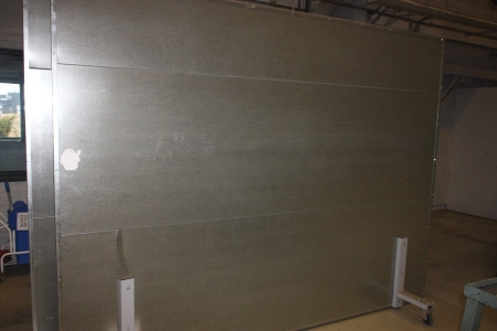 2 x welding and noise barriers on wheels. Height approx. 3000 x width approx. 2300 mm / section